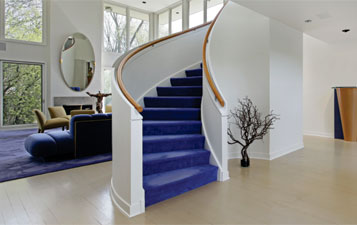 When it comes to choosing décor and interior features for your home, there are a whole range of possibilities. A sweeping staircase, interior glass paneling, inbuilt water features – you tell us, and we'll help make it happen.